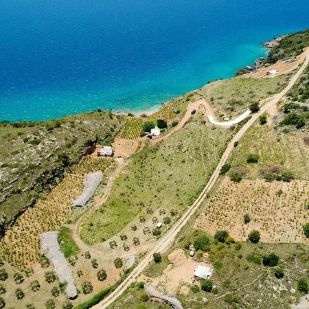 Robinson Capitano Villa Bol Exterior photo